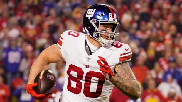 New York Giants tight end Kyle Rudolph (80) runs.